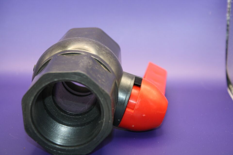 ПЕ КРАН СФЕРИЧЕН ЗА HDPE С ВЪТРЕШНА РЕЗБА