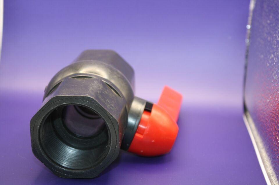 ПЕ КРАН СФЕРИЧЕН ЗА HDPE С ВЪТРЕШНА РЕЗБА